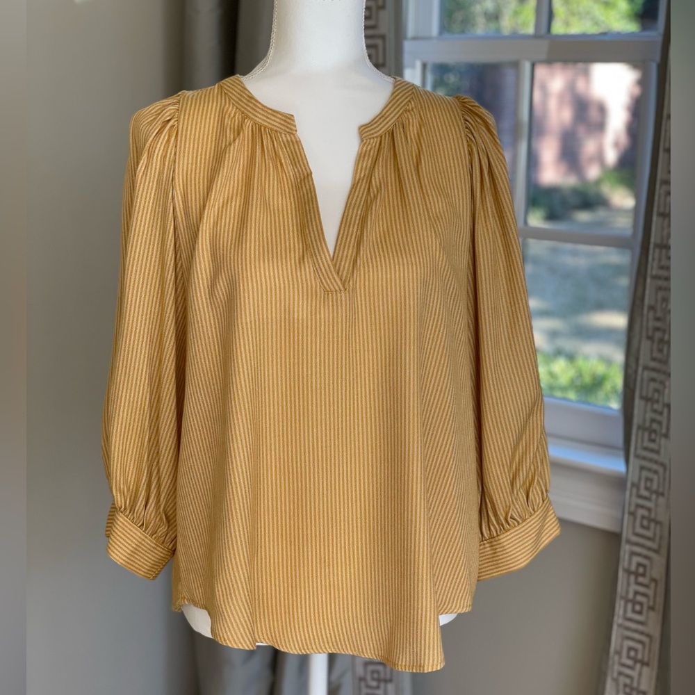 NWT Yellow tone-on-tone stripe V-neck, cropped sleeve Shirt by Blu Pepper